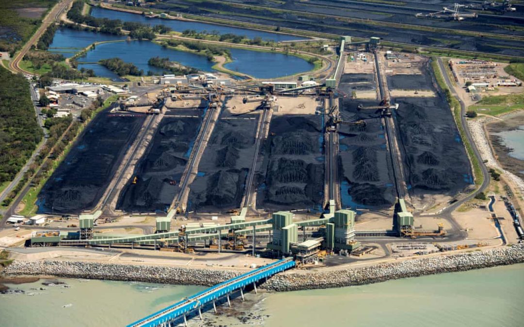 Great Barrier Reef authority gives green light to dump dredging sludge