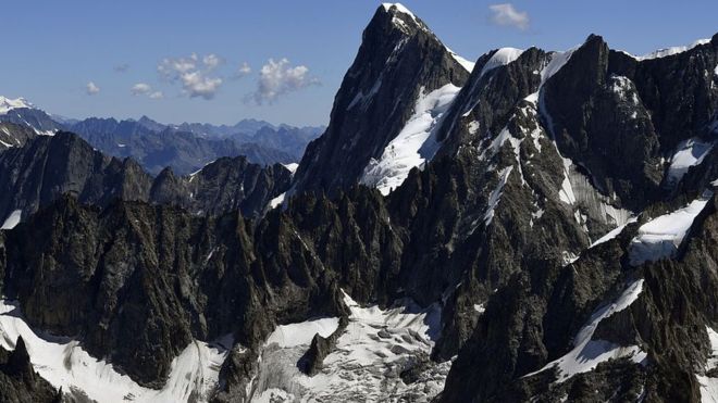 Mont Blanc: Glacier in danger of collapse, experts warn