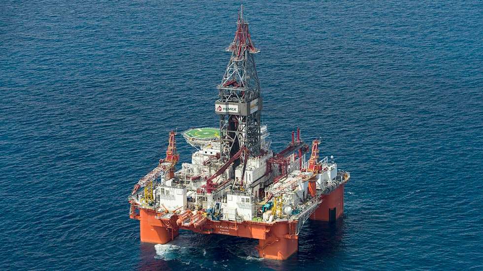 sea oil rig